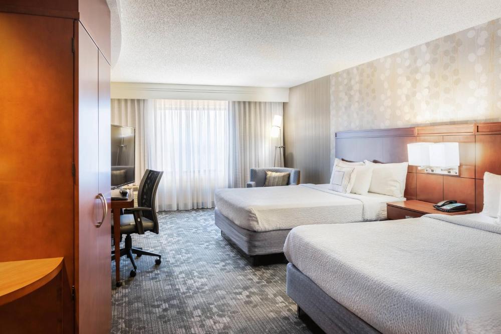 Queen Room with Two Queen Beds interior